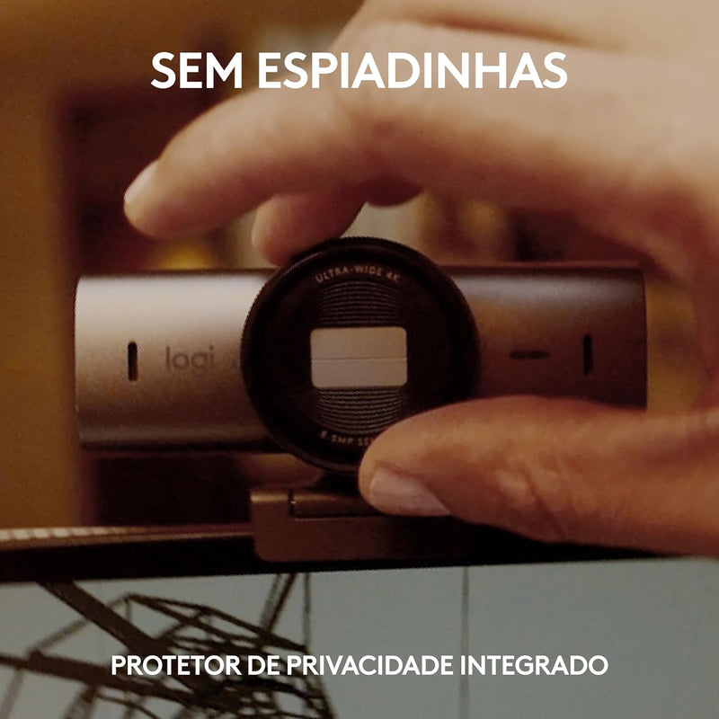 Webcam Ultra HD 4K Logitech MX Brio Com Microfones com Redução de Ruído, Qualidade de Imagem Aprimorada por IA, Protetor de Privacidade e Conexão USB-C - Grafite